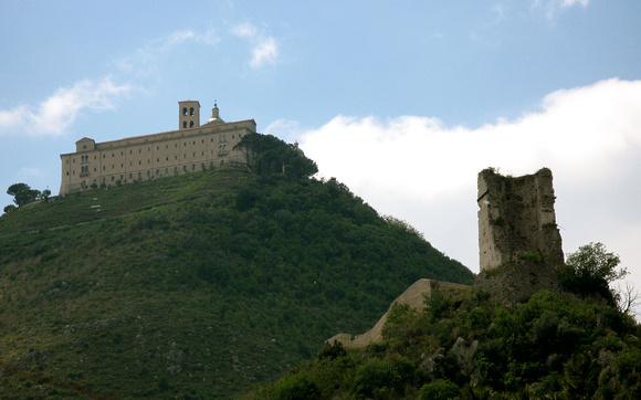 La Rocca Janula (Castle Hill), with the Abbey in the background.